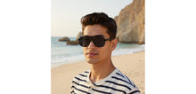 Load image into Gallery viewer, Black Wayfarer Full Rim Unisex Sunglasses by Vincent Chase Polarized-229001
