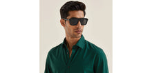 Load image into Gallery viewer, BLACK Wayfarer Full Rim Unisex Sunglasses by Vincent Chase Polarized-228738