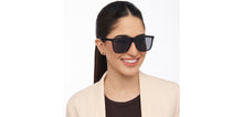 Load image into Gallery viewer, Black Wayfarer Full Rim Unisex Sunglasses by Vincent Chase Polarized-208071
